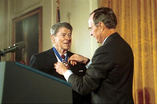 GHW Bush presents Reagan Presidential Me