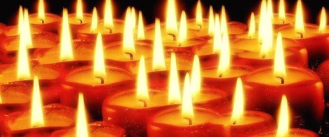 candles-936743 640