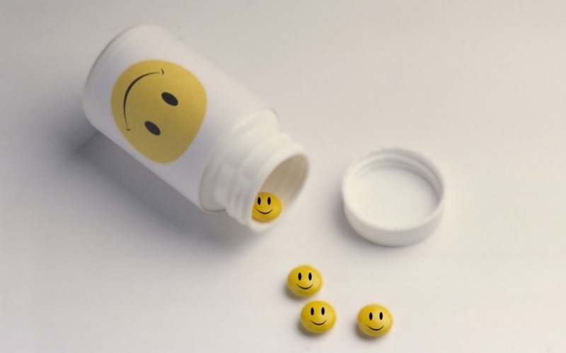 happy-funny-smiley-pills-pics-726258
