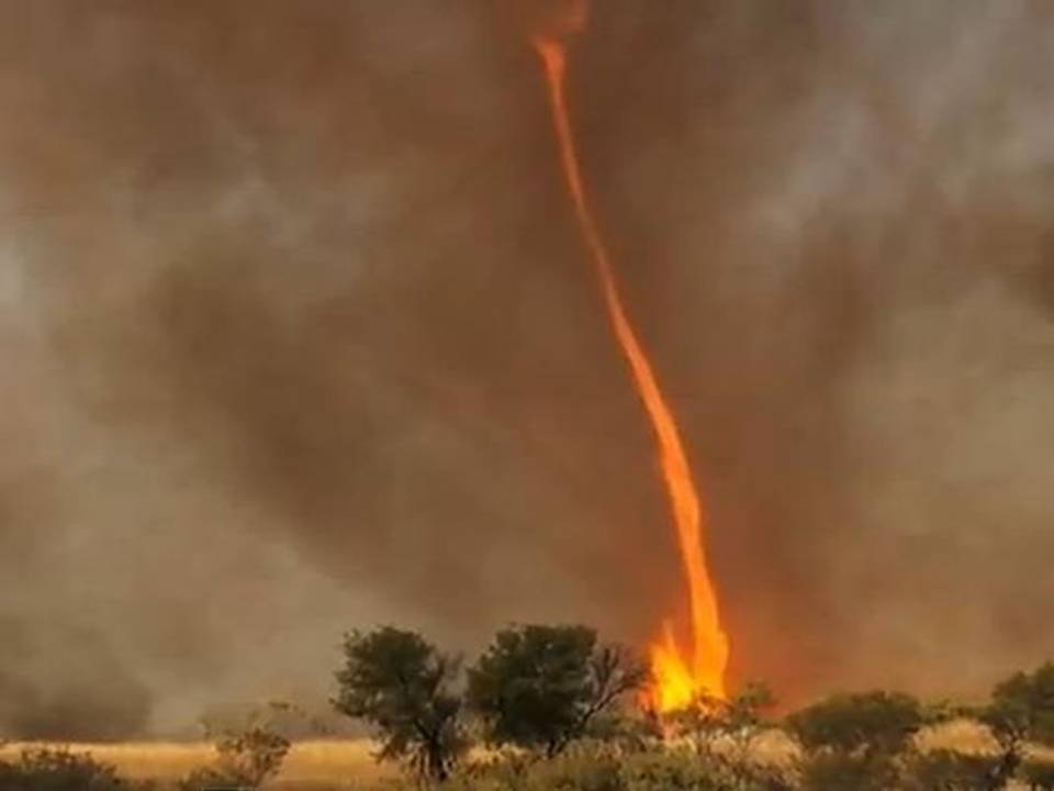 Bilder-Thread fire-tornado-australia