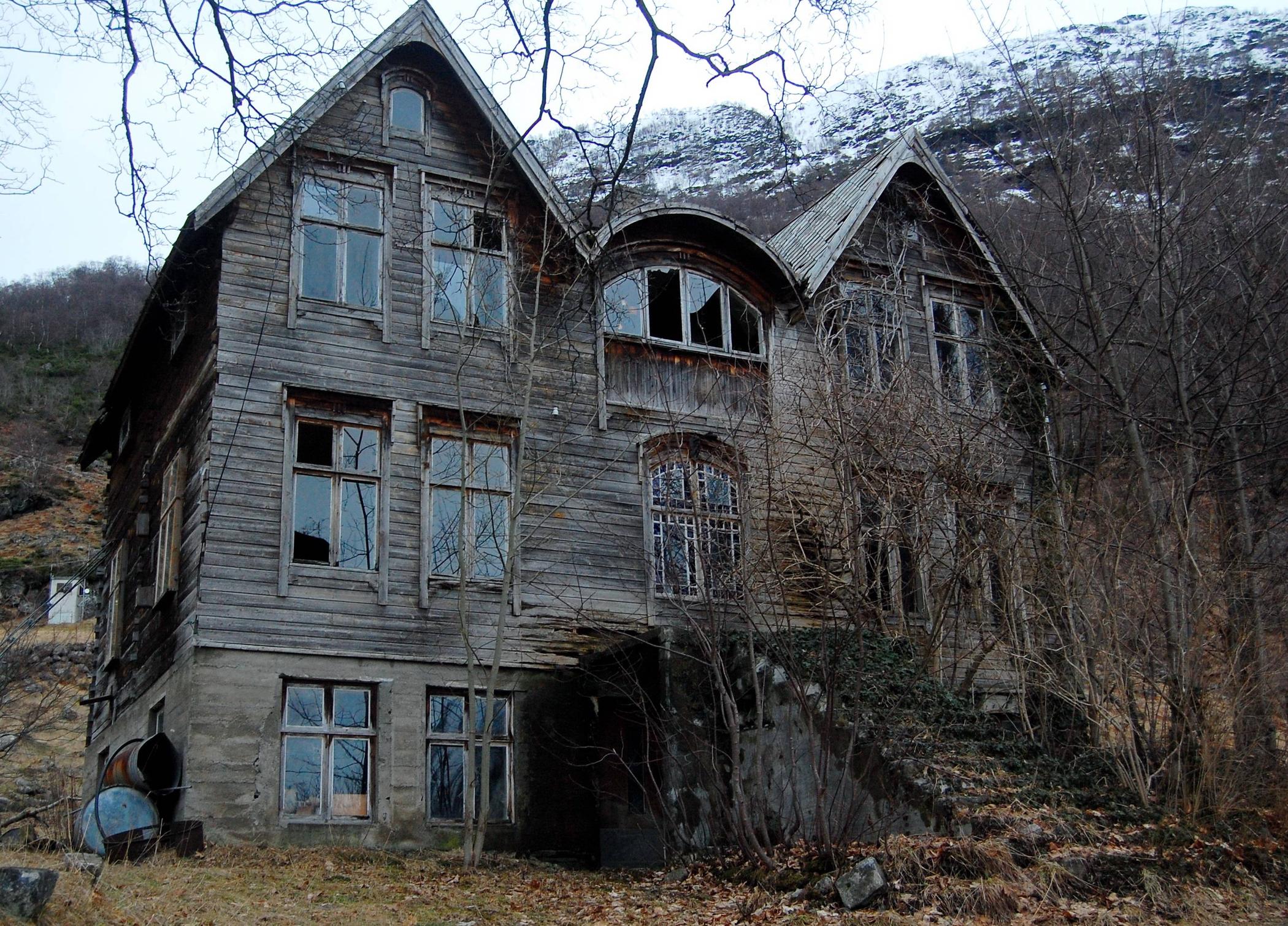 Bilder-Thread abandoned-house-in-the-mountains