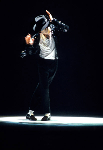 michael-jackson-on-stage