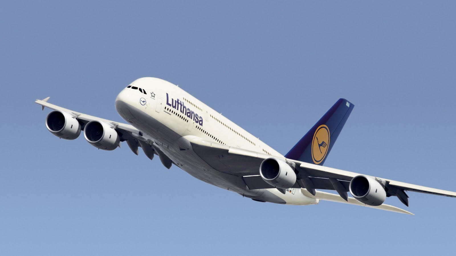 db99d9 a380 lufthansa