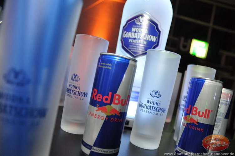 Wodka Gorbatschow Platinum und Red Bull 