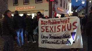 Demonstration mit Banner