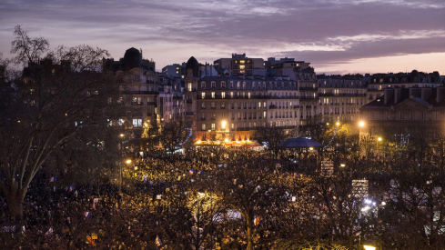 paris demo abend maxpane 489 275