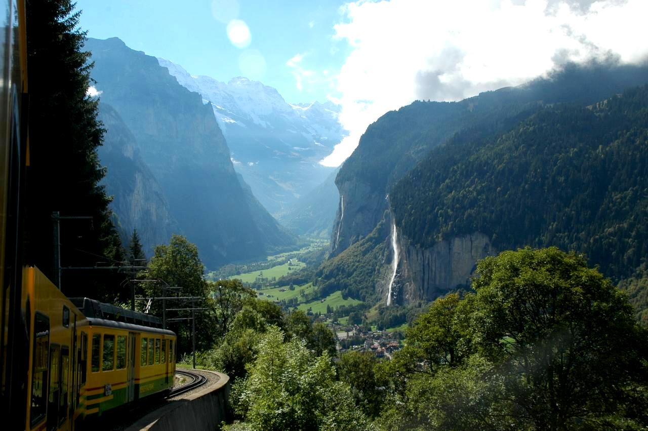 Lauterbrunnental train