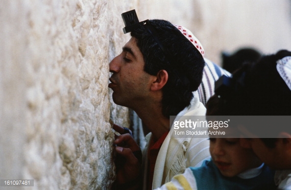 161097481 jewish man wearing a tefillin 