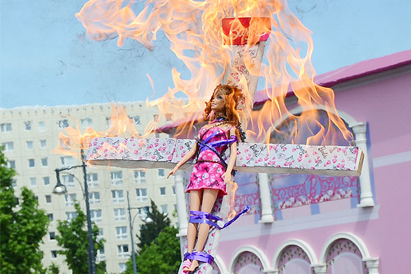 feuer barbie femen c