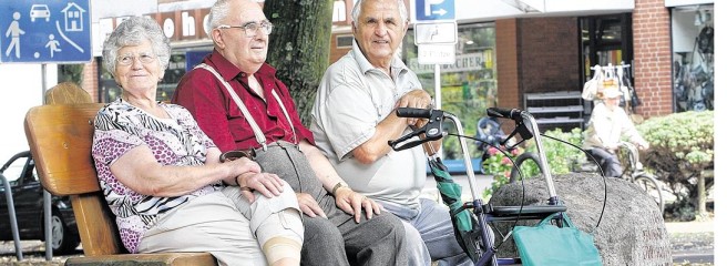 Senioren-Rentner-in-Holzwickede-auf-656x