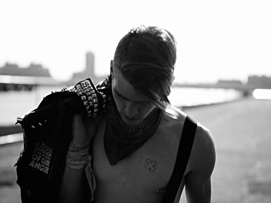 Bilder-Thread t1lLh9U sHAjbP hedi-slimane-fashion-dairy-update