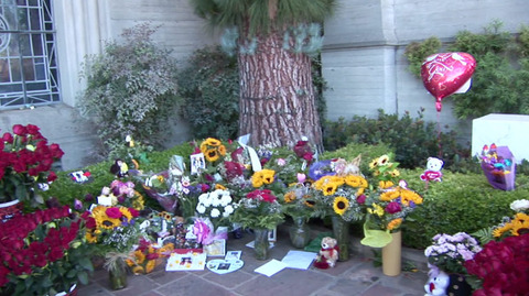 michael-jackson-death-anniversary-flower