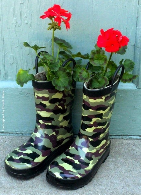 camo2Brain2Bboot2Bflower2Bpots2Bgeranium