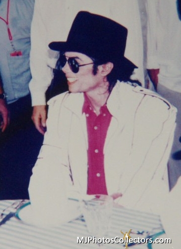 SO-HOT-in-white-      -michael-jackson-2