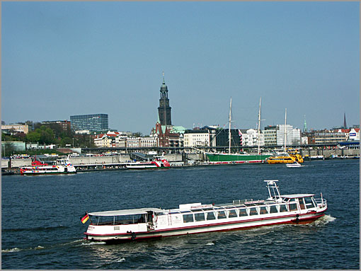 hafenpanorama hamburg 1.jpg 3Fw 3D655