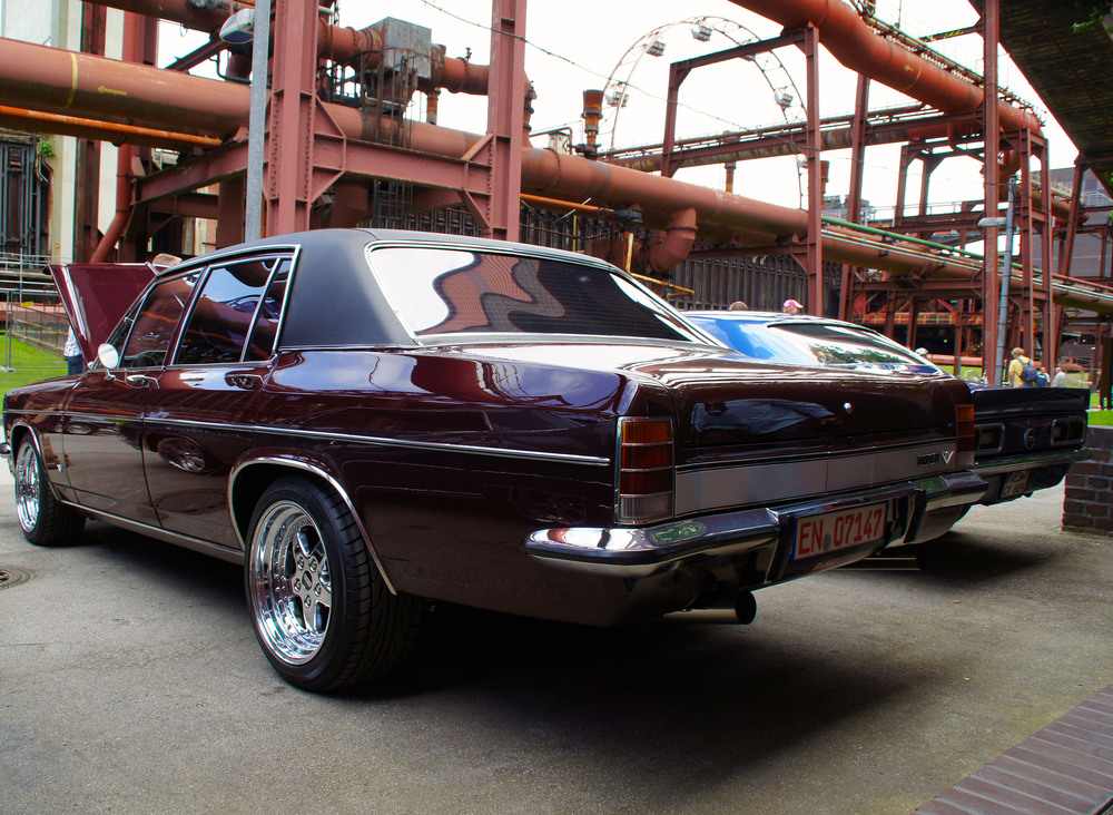 8055d9 Diplomat-V8-a28360053