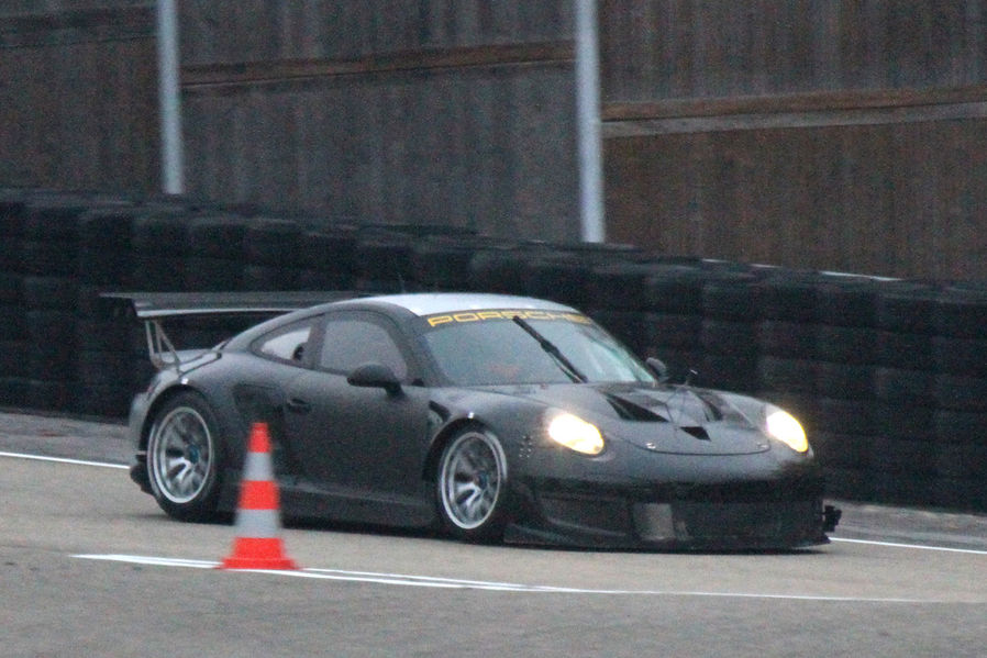-Erlkoenig-Porsche-911-GT3-Rennversion-1