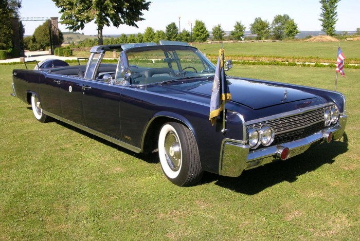 1963-Lincoln-Limo-front-700x469