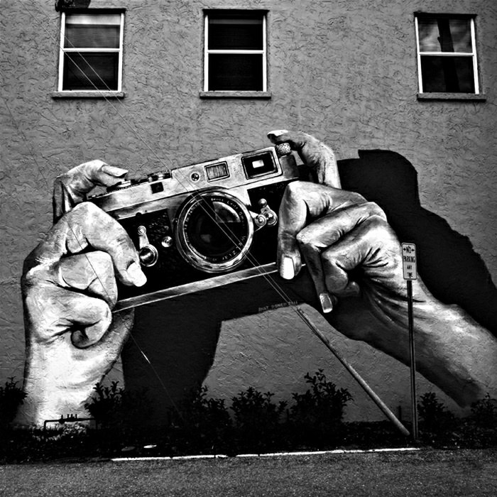 retro-Graffiti-HC3A4nde-Kamera-originell