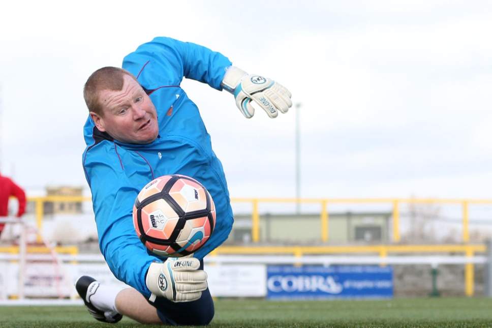 wayne-shaw-sutton-united