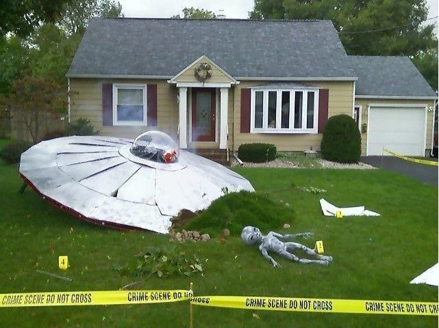 136842-Ufo-Crash-Site-Halloween-Yard-Dec