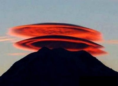 thumbs lenticular cloud formations 1