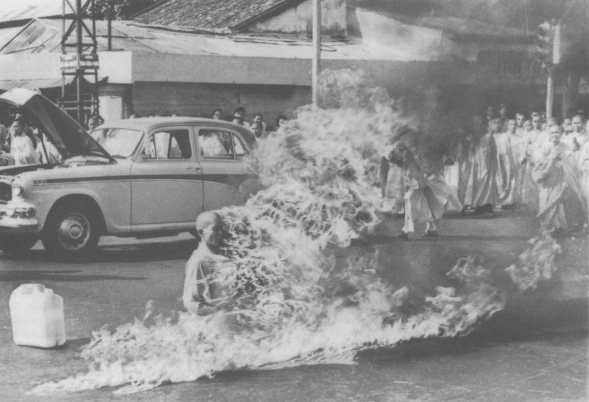 thich quang duc - self immolation 11june