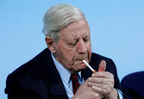 Helmut-Schmidt-Deutschland-nicht-isolier