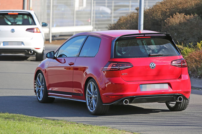 VW-Golf-GTI-Clubsport-S-Erlkoenig-fotosh