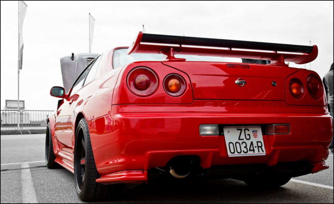 ff5885 Nissan Skyline R34 Croatia