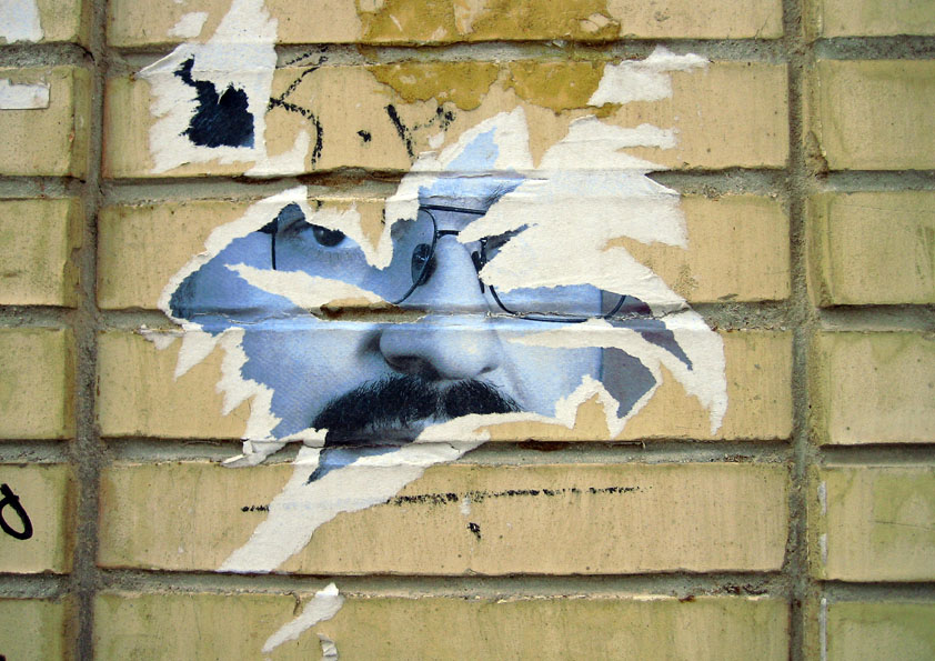 Bilder-Thread destroyed-poster-yazd