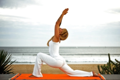 yoga-C3BCbungen-asanas-meer-natur-harmon