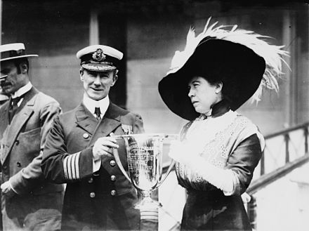 440px-Molly brown rescue award titanic