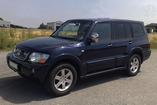 mitsubishi-pajero-v60