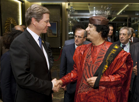 muammar al-gaddafi-010784w