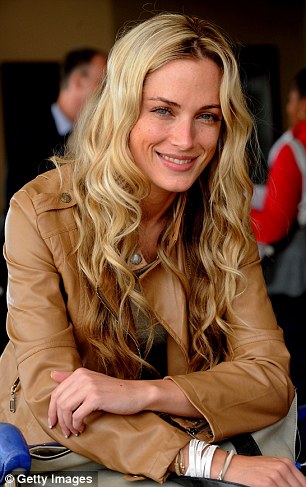 213F047800000578-3551257-Reeva Steenkamp