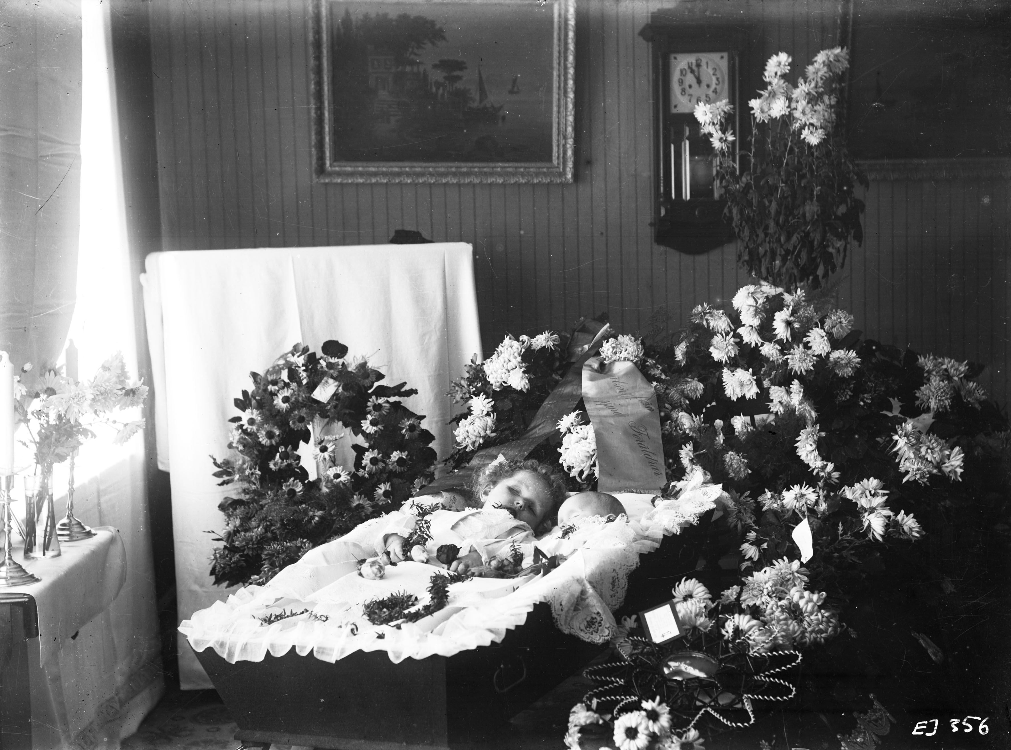 Judy garland open casket