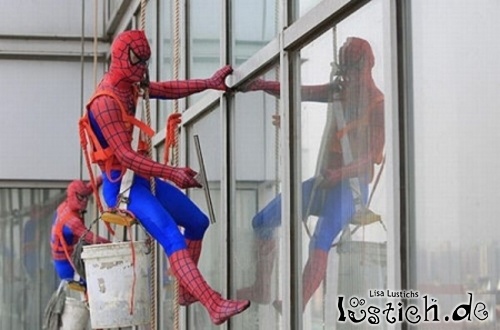 16147-spidermann-als-fensterputzer