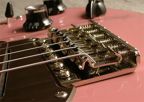 Vintage-6-Tremolo