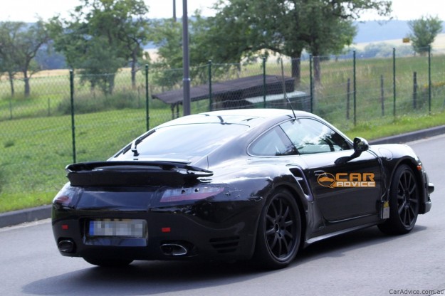 Porsche-911-Turbo-7-625x416