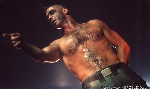 Till-till-lindemann-14582689-500-297