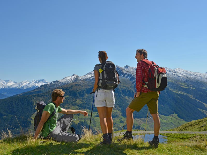 apartresort-sommer-wandern-berge-800x600