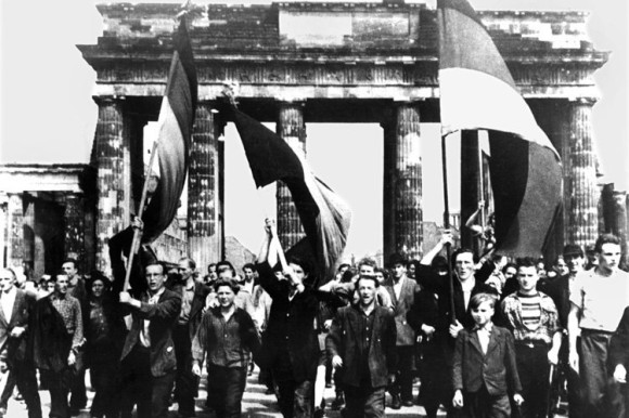 Volksaufstand-berlin-brandenburger-tor-D