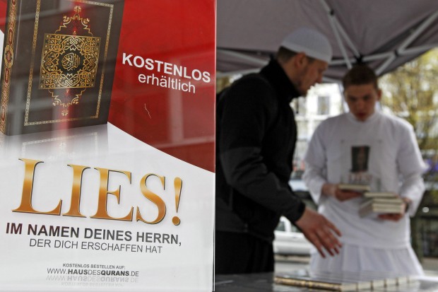 Salafisten-verteilen-Korane