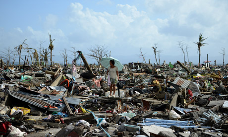 Surivor-in-Tacloban-walks-013