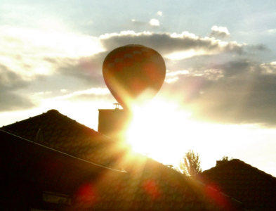 wolken-sonne-gegenlicht-ballonfahrt-unsc