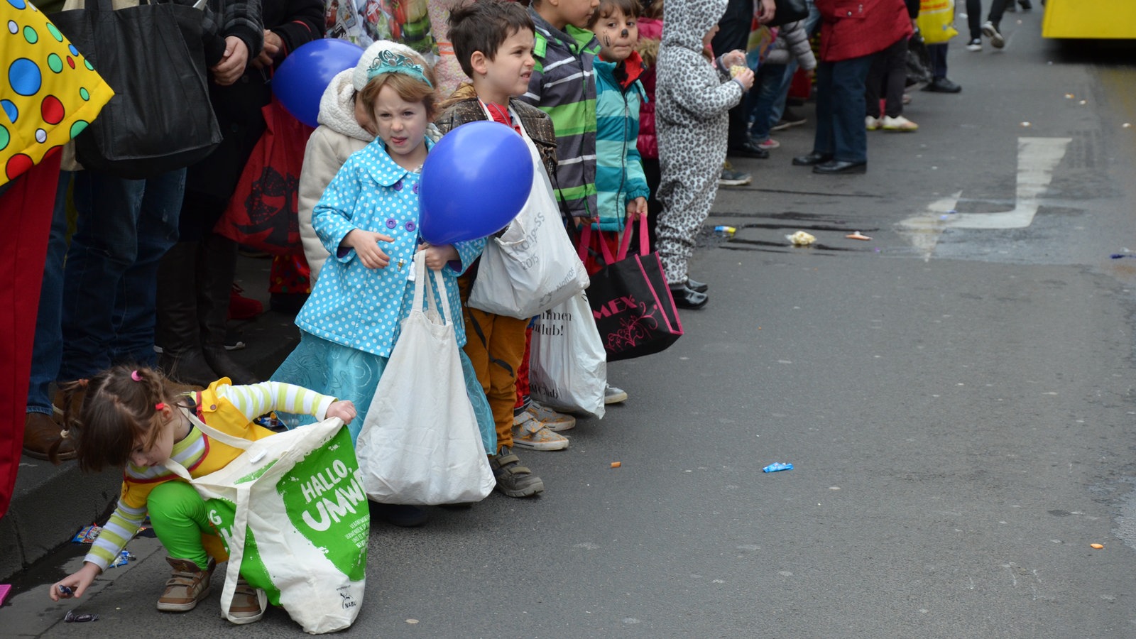 Fumos miese Spelunke rosenmontagszug-in-bonn-156 v-gseagaleri