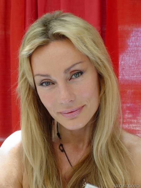 Virginia Hey