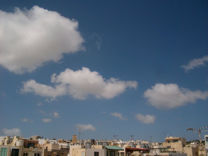 low-altitude-stratocumulus-clouds-malta