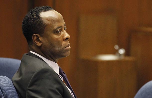 dr-conrad-murray-sits-in-court-pic-afp-5